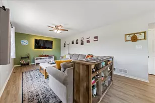 269 Linden Dr, Round Lake Park, IL 60073 - Photo 9