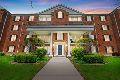 326 Park Avenue #21, Clarendon Hills, IL 60514 - Photo 1