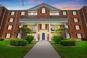 326 Park Ave, Clarendon Hills, IL 60514 - Photo 1