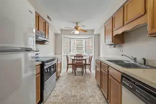 326 Park Ave, Clarendon Hills, IL 60514 - Photo 7