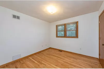 512 Cavin Avenue, Winthrop Harbor, IL 60096 - Photo 19