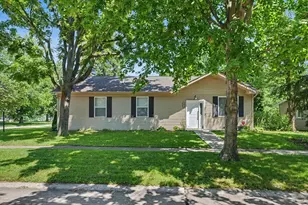 2014 Winchester Dr, Champaign, IL 61821 - Photo 3