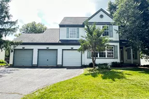 285 Shipland Dr, Crystal Lake, IL 60012 - Photo 1