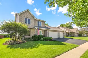 531 Meadow Ln, Hinckley, IL 60520 - Photo 3