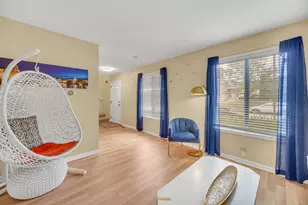 206 Albert Dr, Vernon Hills, IL 60061 - Photo 5