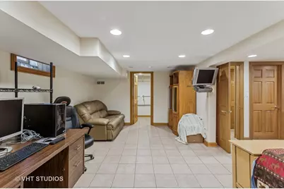 5261 Mulford Street, Skokie, IL 60077 - Photo 17