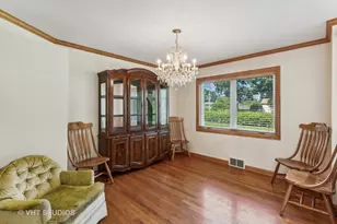5261 Mulford St, Skokie, IL 60077 - Photo 11