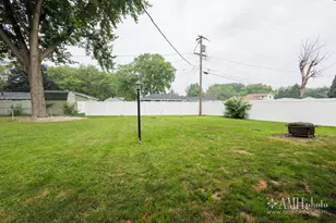 631 Robert Dr, Bourbonnais, IL 60914 - Photo 9