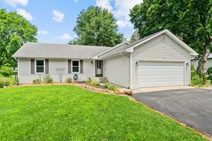 510 W Hitt St, Mount Morris, IL 61054 - Photo 1