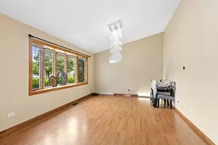 5701 Bedford Ct, Hanover Park, IL 60133 - Photo 5