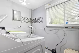5701 Bedford Ct, Hanover Park, IL 60133 - Photo 25