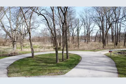 2775 E Riverview Drive, Kankakee, IL 60901 - Photo 39