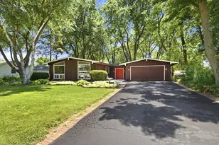 1305 Alicia Dr, Morris, IL 60450 - Photo 3
