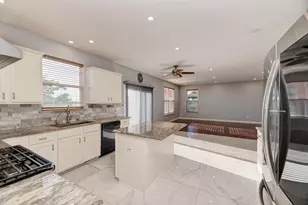 907 Wildflower Dr, Shorewood, IL 60404 - Photo 15