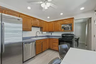 82 Sherbon Ln, Crystal Lake, IL 60014 - Photo 7
