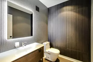 225 N Columbus Dr, Chicago, IL 60601 - Photo 35