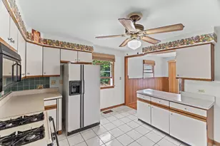 2205 Bluebird Ln, Rolling Meadows, IL 60008 - Photo 5