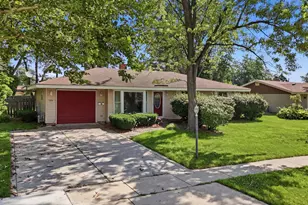 1624 W Weathersfield Way, Schaumburg, IL 60193 - Photo 5