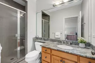 130 S Madison St, Hinsdale, IL 60521 - Photo 25