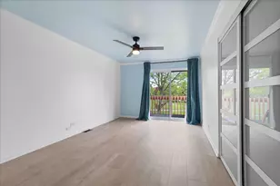 36 Constitution Ct, Vernon Hills, IL 60061 - Photo 9