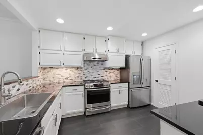 4268 W Harrington Lane, Chicago, IL 60646 - Photo 9