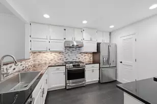 4268 W Harrington Ln, Chicago, IL 60646 - Photo 9