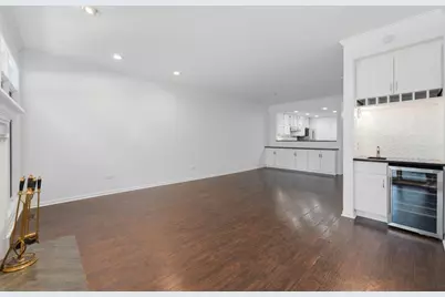 4268 W Harrington Lane, Chicago, IL 60646 - Photo 5