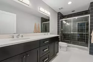 2813 S Grove St, Chicago, IL 60608 - Photo 15