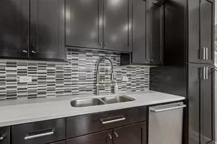 2813 S Grove St, Chicago, IL 60608 - Photo 7