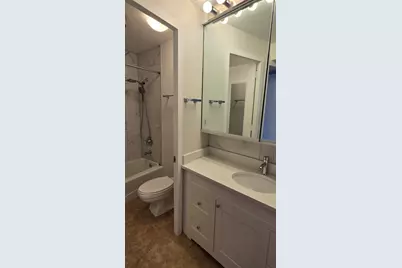 300 N State Street #5903, Chicago, IL 60654 - Photo 7