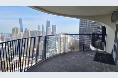 300 N State Street #5903, Chicago, IL 60654 - Photo 15