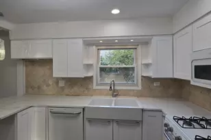 58 E 55th St, Westmont, IL 60559 - Photo 5