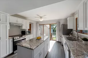 16W661 White Pine Rd, Bensenville, IL 60106 - Photo 15