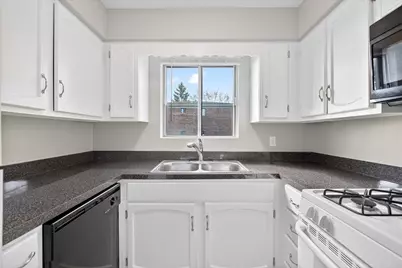 716 W 65th Street #6, Westmont, IL 60559 - Photo 5
