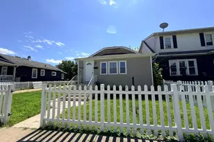 1045 W 104th Pl, Chicago, IL 60643 - Photo 1