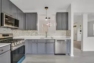 601 W Kristina Ln, Round Lake, IL 60073 - Photo 11