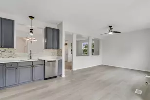 601 W Kristina Ln, Round Lake, IL 60073 - Photo 13