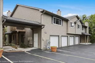 446 Valley Dr, Naperville, IL 60563 - Photo 1