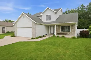 2555 Cobblestone Ct, Morris, IL 60450 - Photo 1