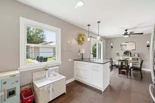 683 Sandy Ln, Des Plaines, IL 60016 - Photo 17