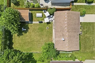 683 Sandy Ln, Des Plaines, IL 60016 - Photo 27