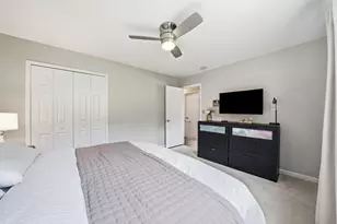 683 Sandy Ln, Des Plaines, IL 60016 - Photo 7