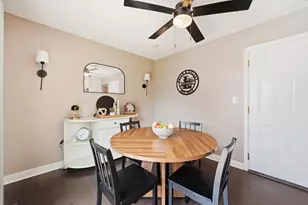 683 Sandy Ln, Des Plaines, IL 60016 - Photo 13