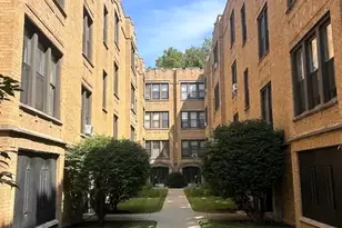 1024 E Hyde Park Blvd, Chicago, IL 60615 - Photo 1
