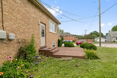 8901 Austin Avenue, Oak Lawn, IL 60453 - Photo 3