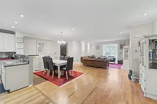 1379 Scarboro Rd, Schaumburg, IL 60193 - Photo 3