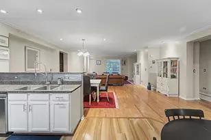 1379 Scarboro Rd, Schaumburg, IL 60193 - Photo 9