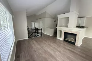 2350 Twilight Dr, Aurora, IL 60503 - Photo 3