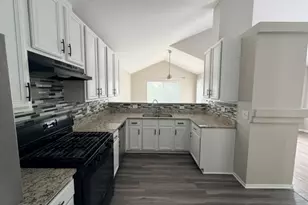 2350 Twilight Dr, Aurora, IL 60503 - Photo 7