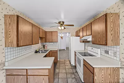 196 Grove Avenue #B, Des Plaines, IL 60016 - Photo 13